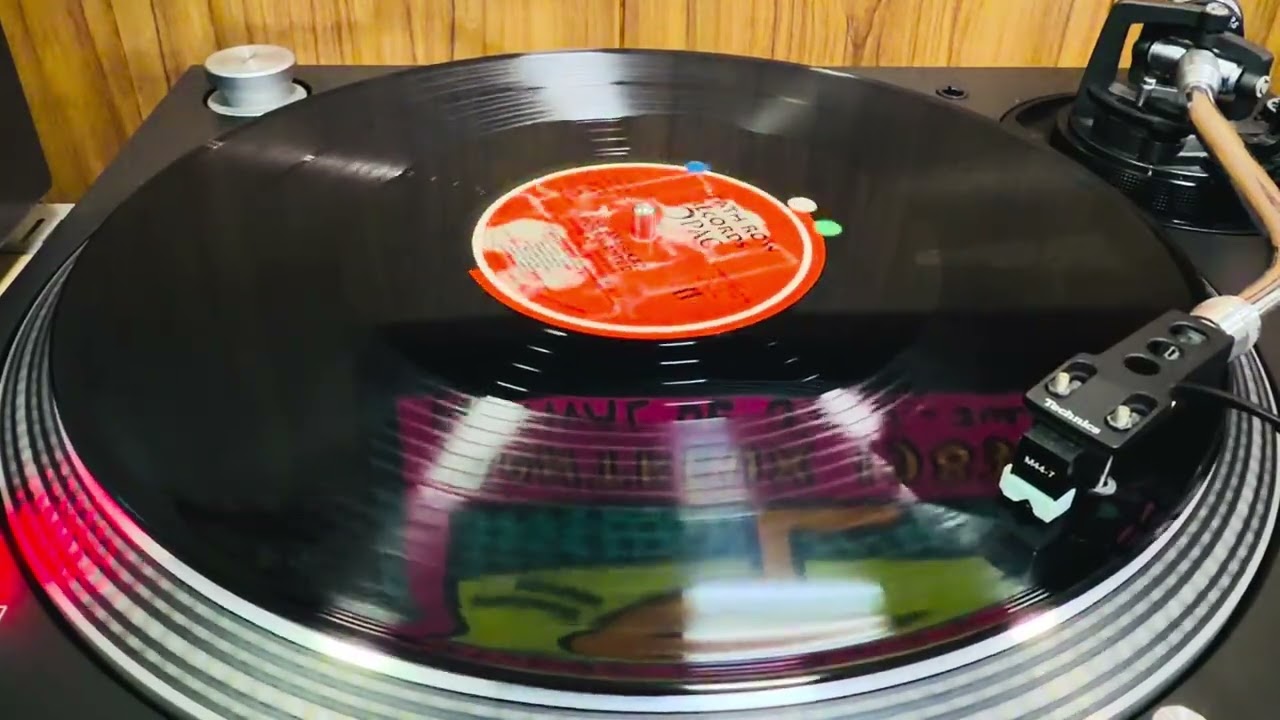 2PAC featuring Snoop Doggy Dogg - 2 Of Amerikaz Most Wanted 1996 Death Row Records Vinyl sound demo