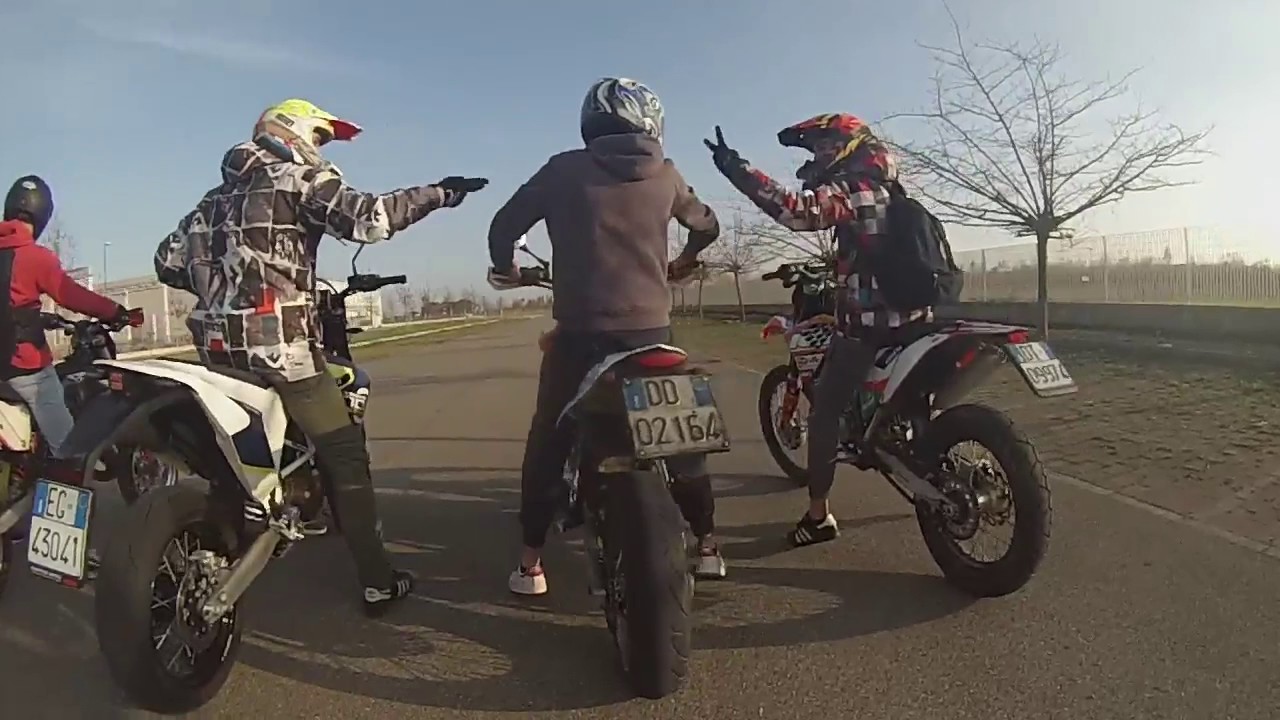 MOTOIMBECILLI FURLE'- Walk around and some fun