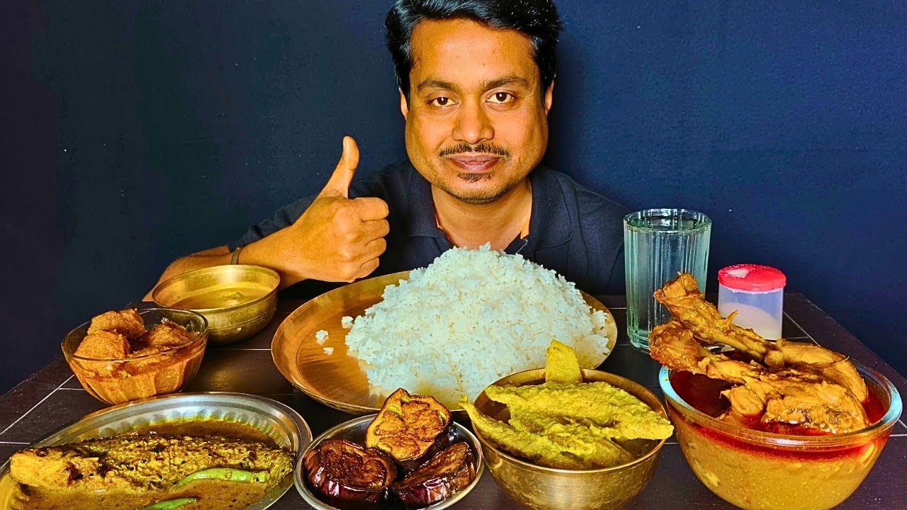 Big Bite Eating🔥 Pabda Macher Jhal🐟, Kach Kola Diye Bata Macher Torkari🐟, Murgi Mangsho Patla Jhol😋🤤