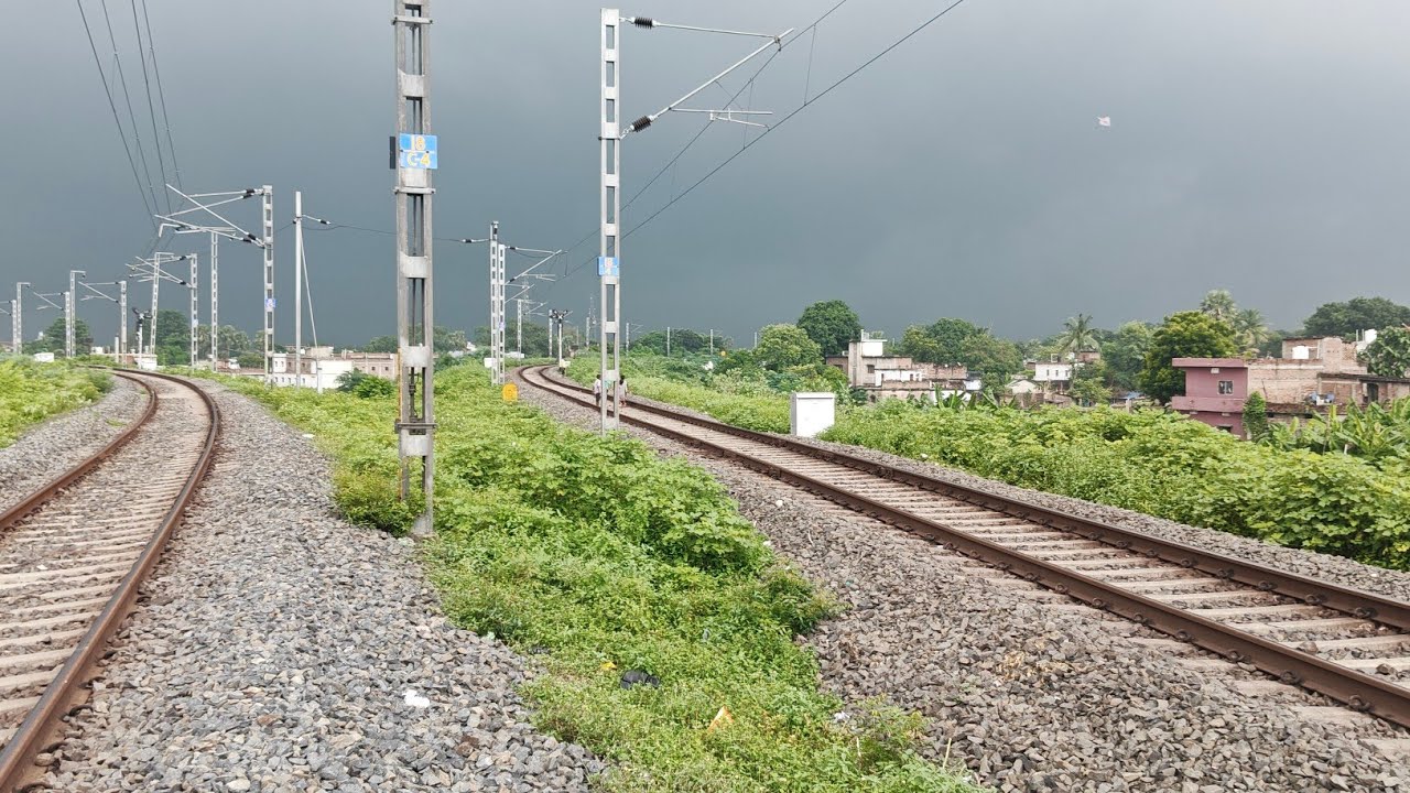 #13211 #JOGBANI/DANAPUR intercity express, with beautiful Rainey weather. 