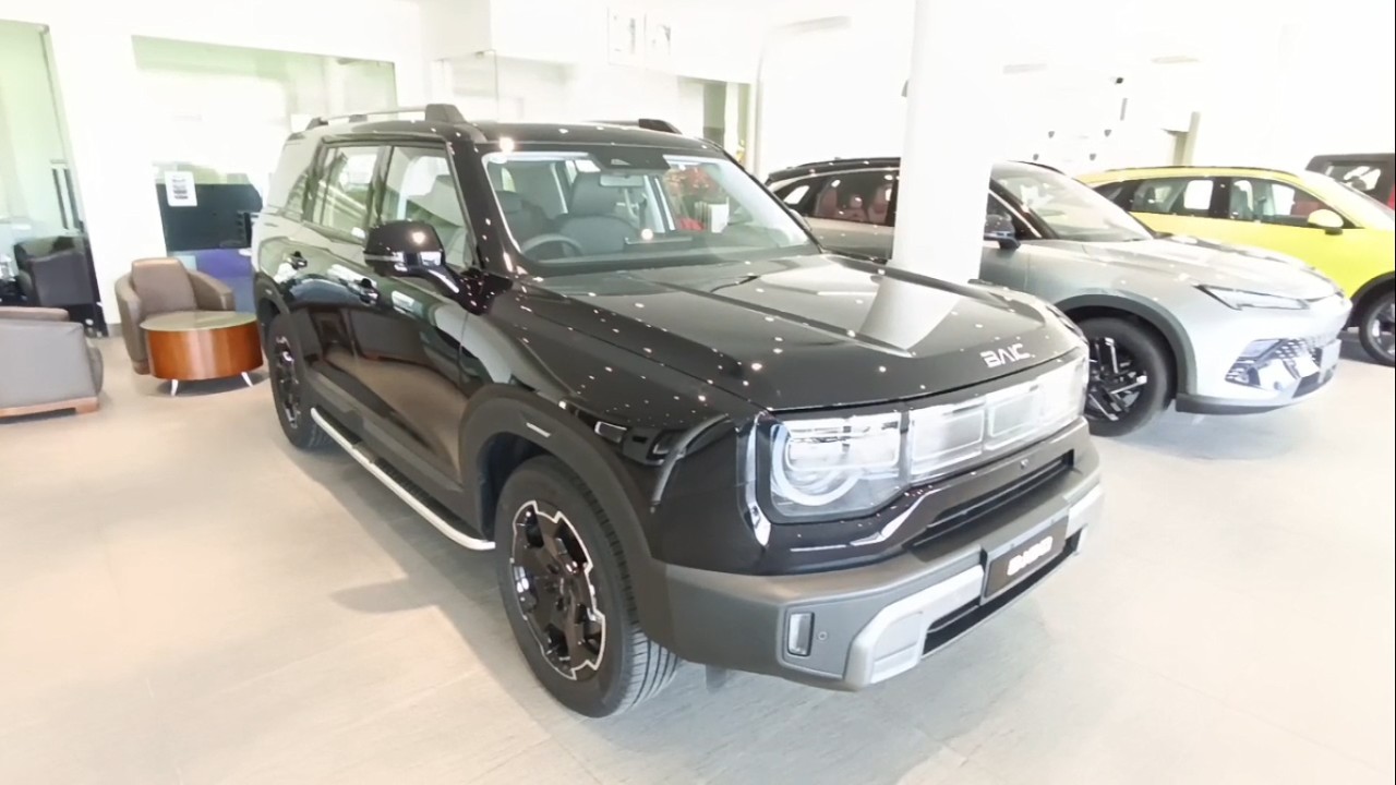 BAIC BJ30 Premium black 1.5T 7AT walkaround (Brunei)