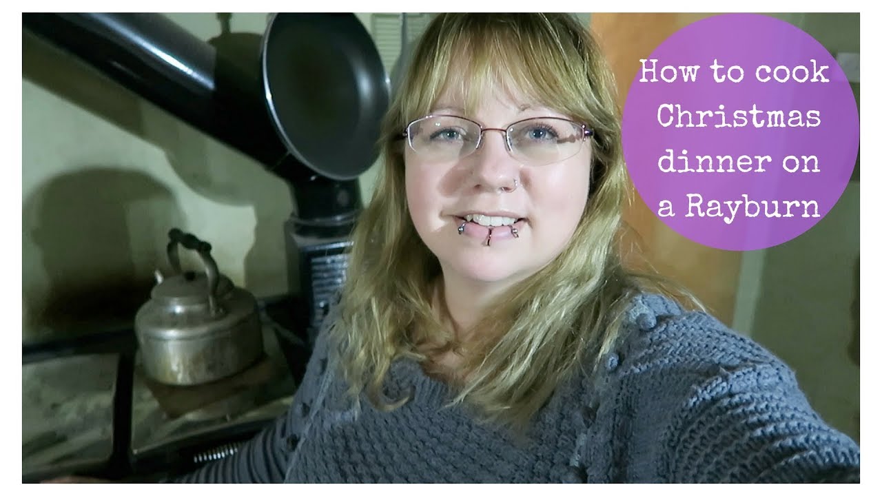 How to cook Christmas dinner on a wood fired Rayburn or Aga - Vlogmas day 22!
