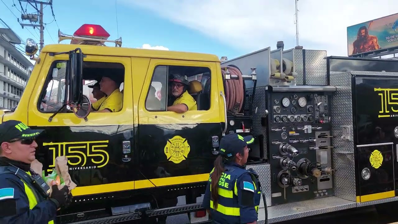 CARAVANA DE CAMIONES DE BOMBEROS DE COSTA RICA EN EL FESTIVAL DE LA LUZ 2023 🚒🚒🚒🚒🚒