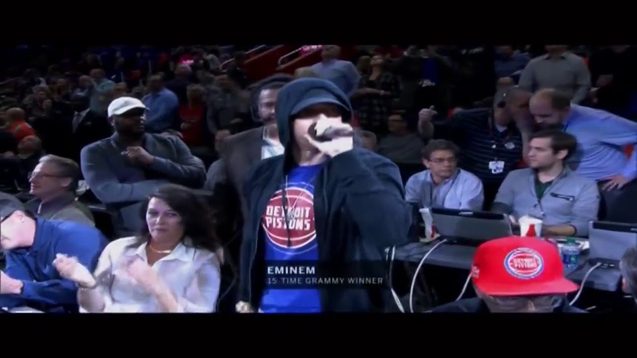 Eminem sorprende a todo el mundo en el estadio de Detroit Pistons