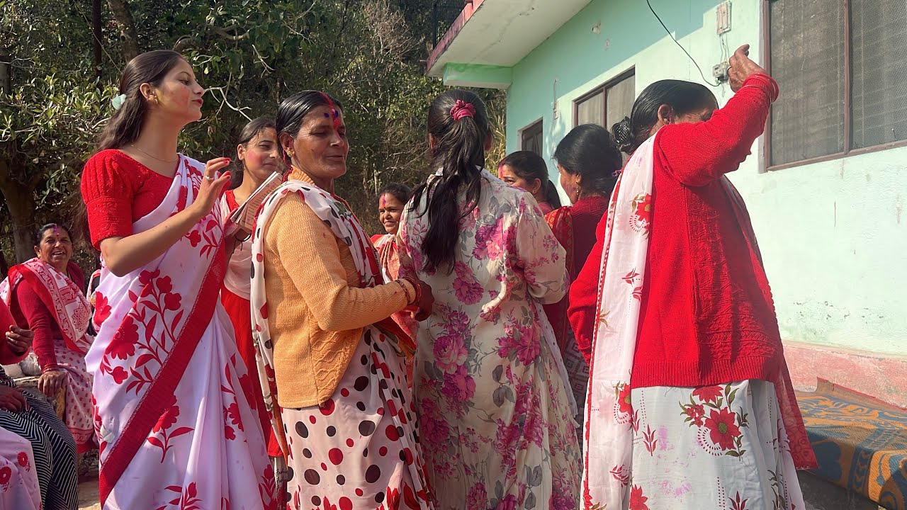 बुरा न मानो होली है, पर पहाड़ों वाली होली सबसे भली है! 🙂🫟🏔️