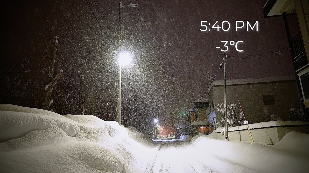 HEAVY SNOW Neighborhood Walk | 5:40 PM (−3°C) [4K] | Quiet Walk #032