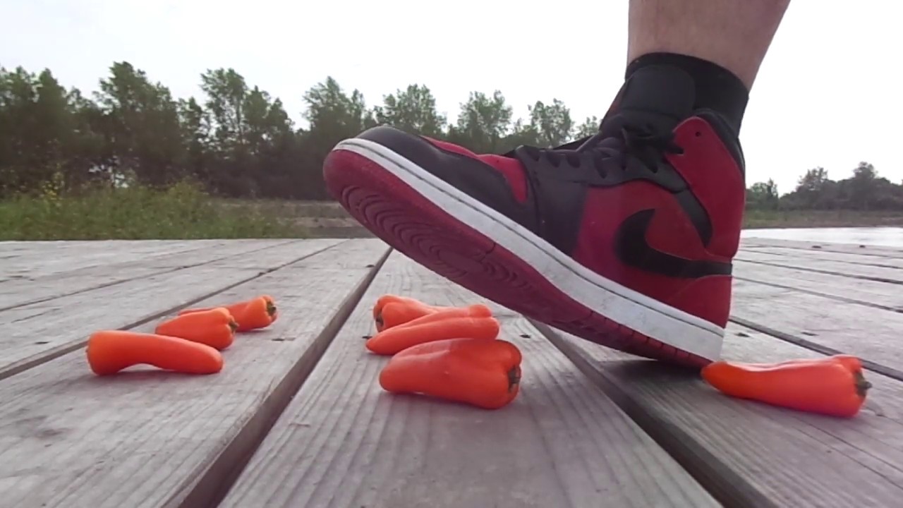 Nike Air Jordan food stomp, trampling paprika