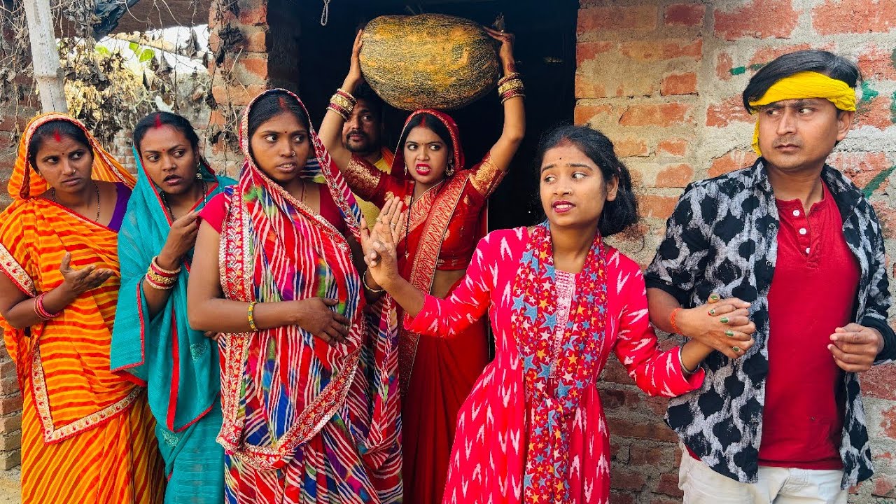 घुमक्कड़ लड़की, देखिये कैसे मां से लड़ाई कर आशिक साथ जाती है बाजार।|Priti Singh Comedy Vlog 
