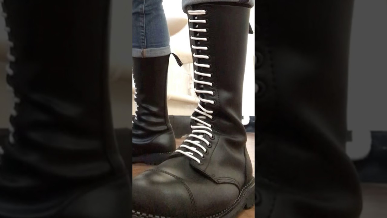 Настоящее значение белых шнурков на ботинках Dr.martens, grinders