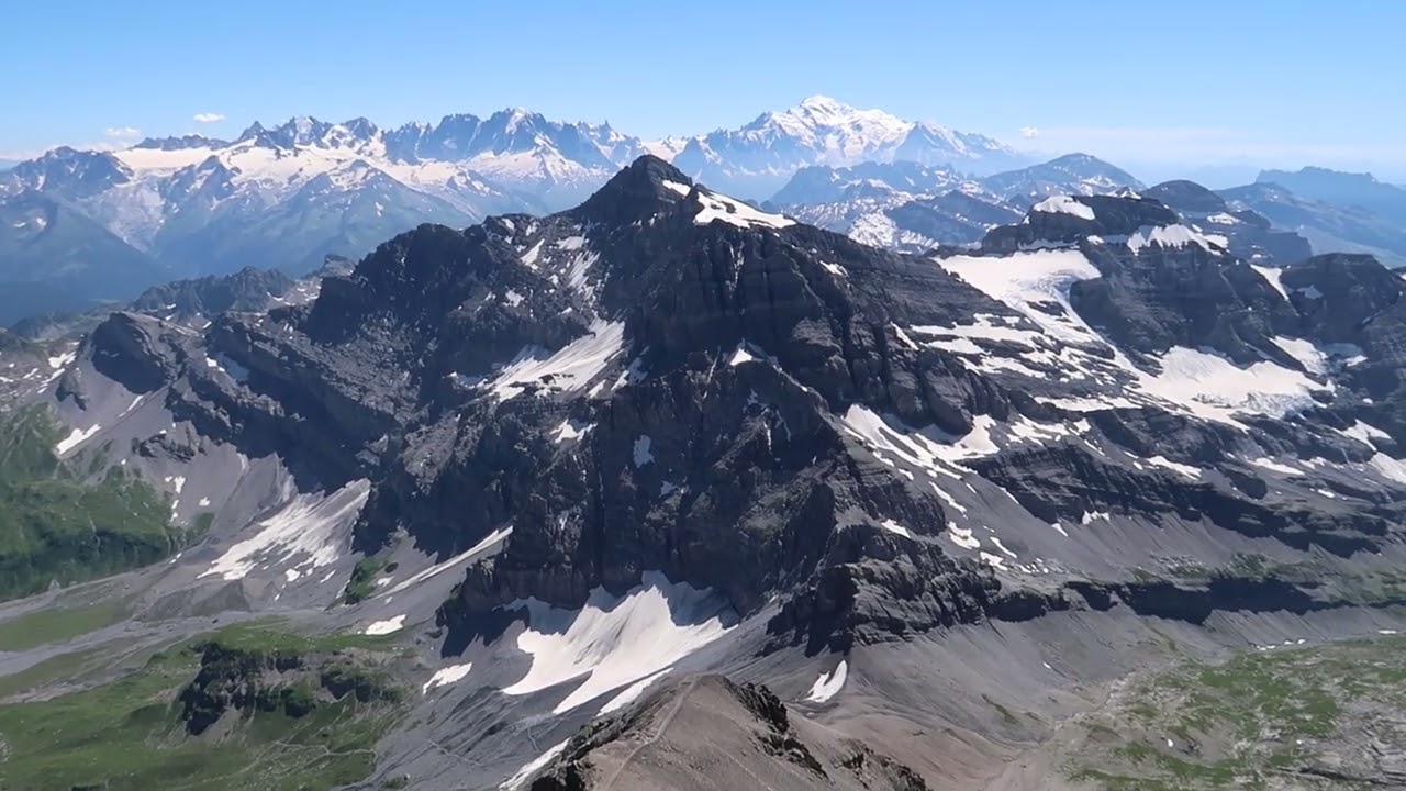 Haute Cime, randonnée d'été depuis le Lac de Salanfe en dessus du Vallon de Van en Valais