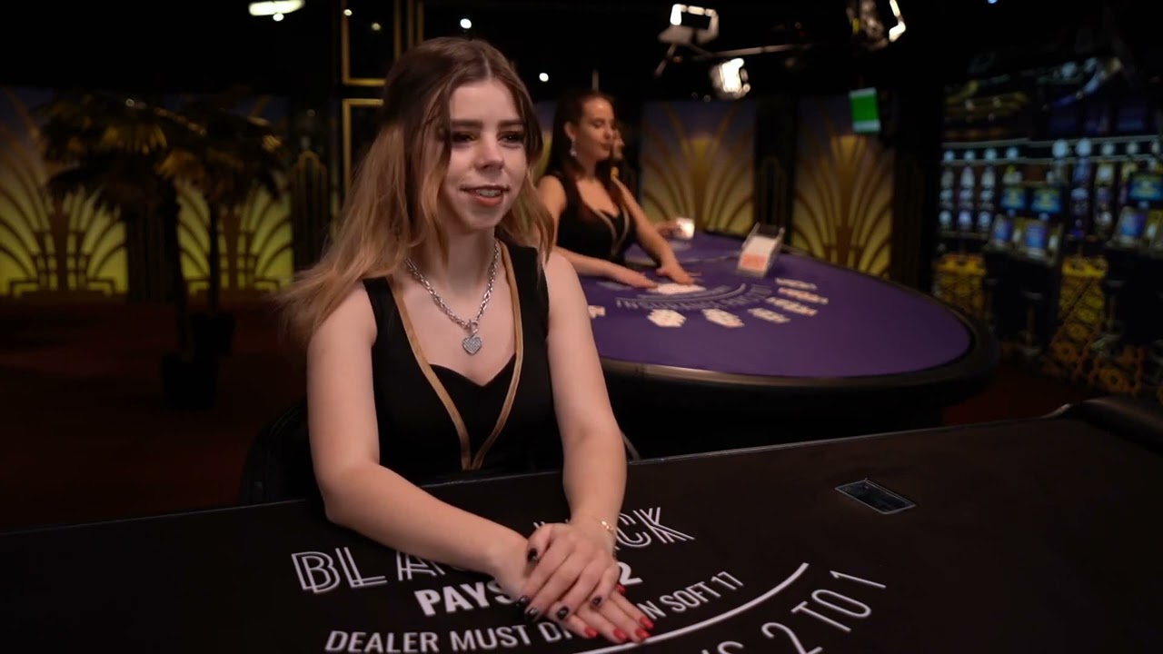 LuckyStreak Game Presenters - Lexy