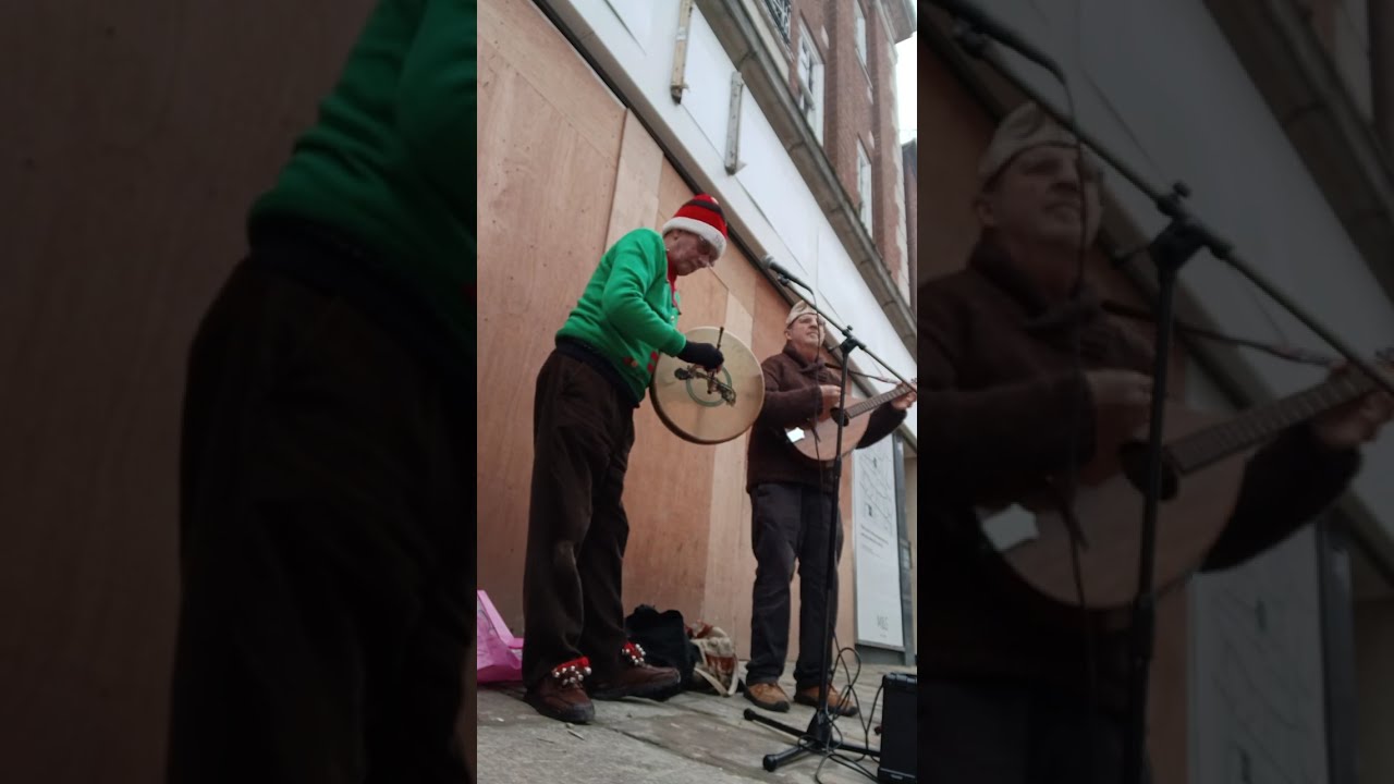 Christmas busking,  Chesterfield Market Square