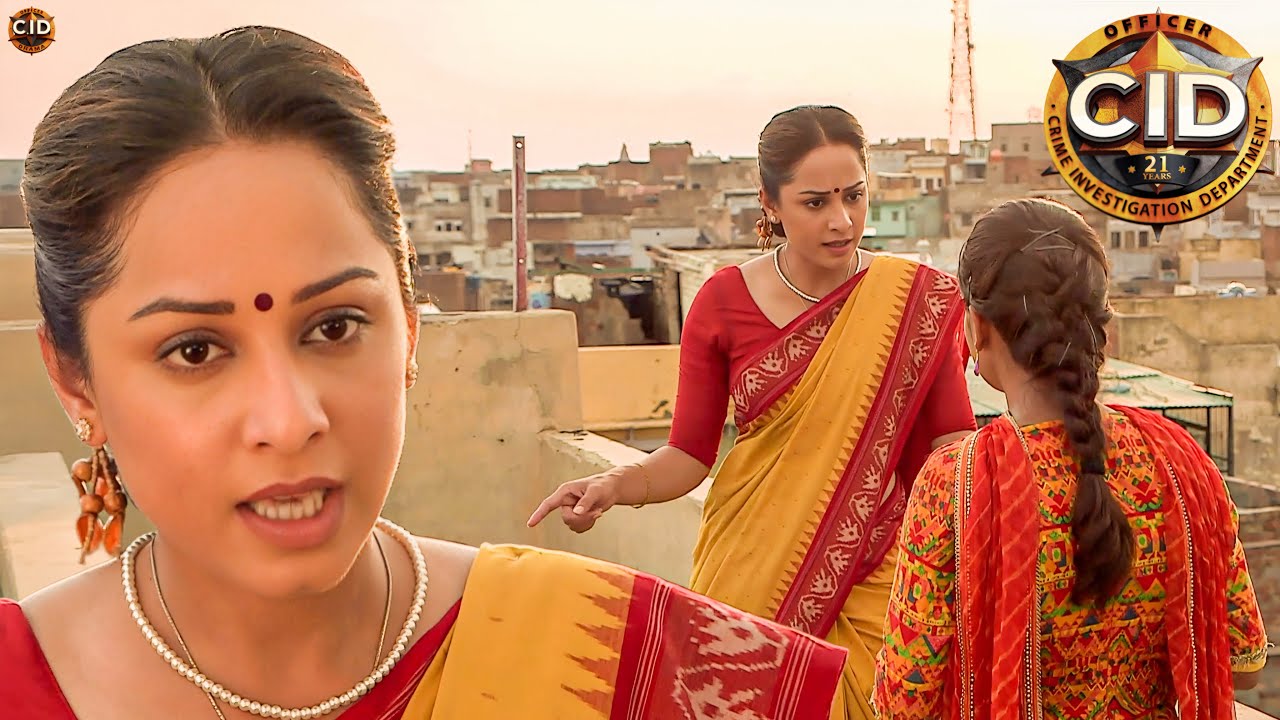 मथुरा की गलियों में बूढ़ी आंटी का वेश बनाकर घूमी पूर्वी || CID || New Episode 2025