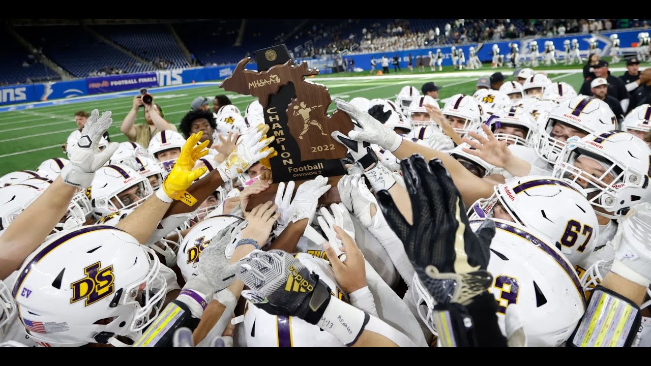 2022 MHSAA D2 Football Finals: Warren De La Salle 52 GR Forest Hills Central 13 (November 25, 2022)