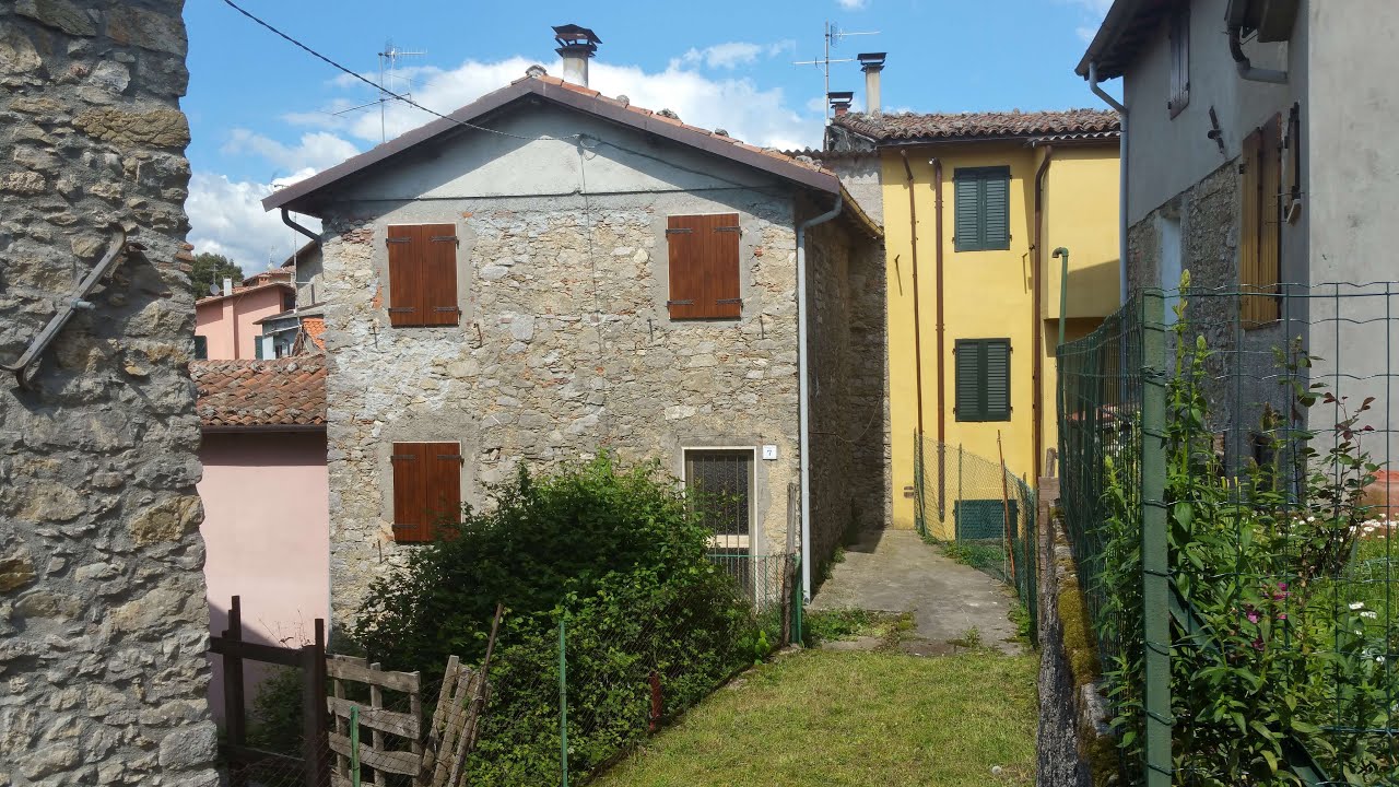 Casetta nel centro di un piccolo Borgo in Garfagnana. Richiesta € 24.000!!