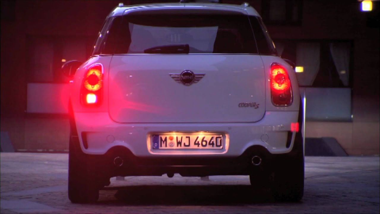 The MINI Cooper S Countryman Light sequence