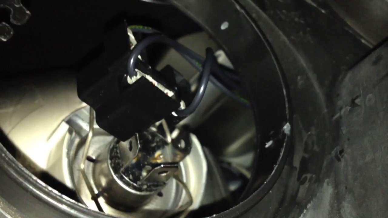 Citroen Berlingo : changer ampoule de phare avant