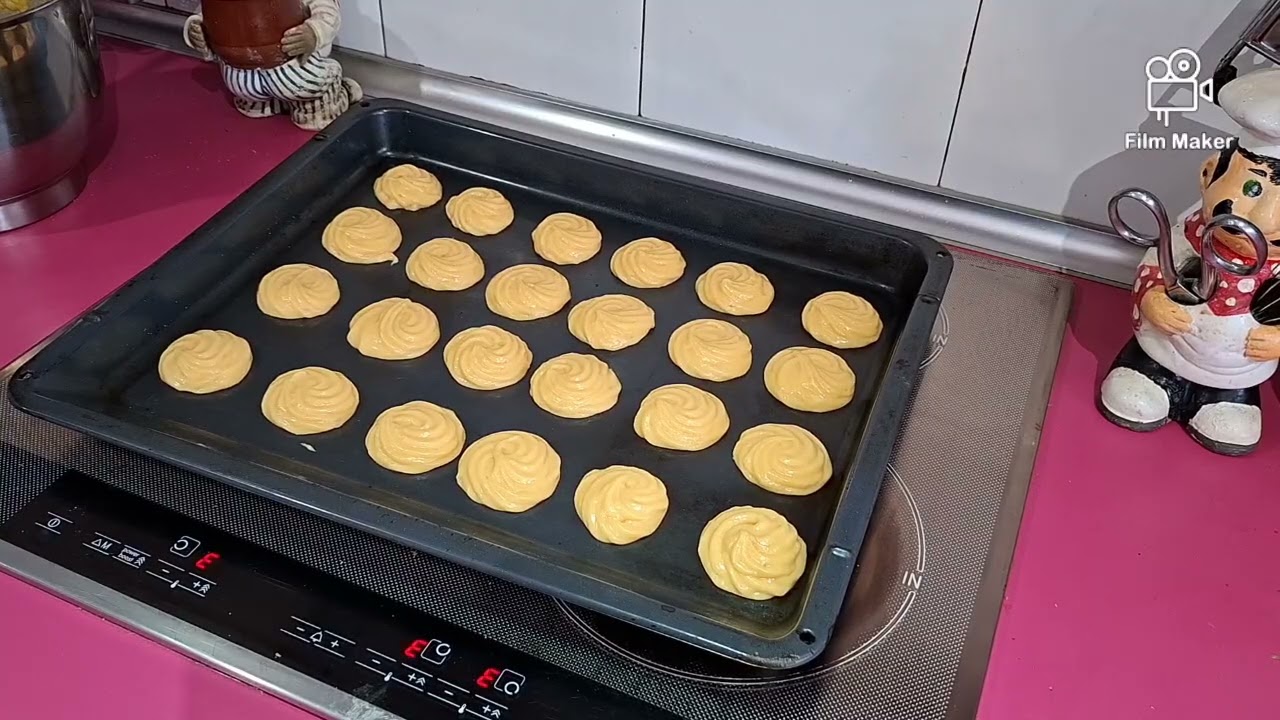 Profiteroles de nata y chocolate