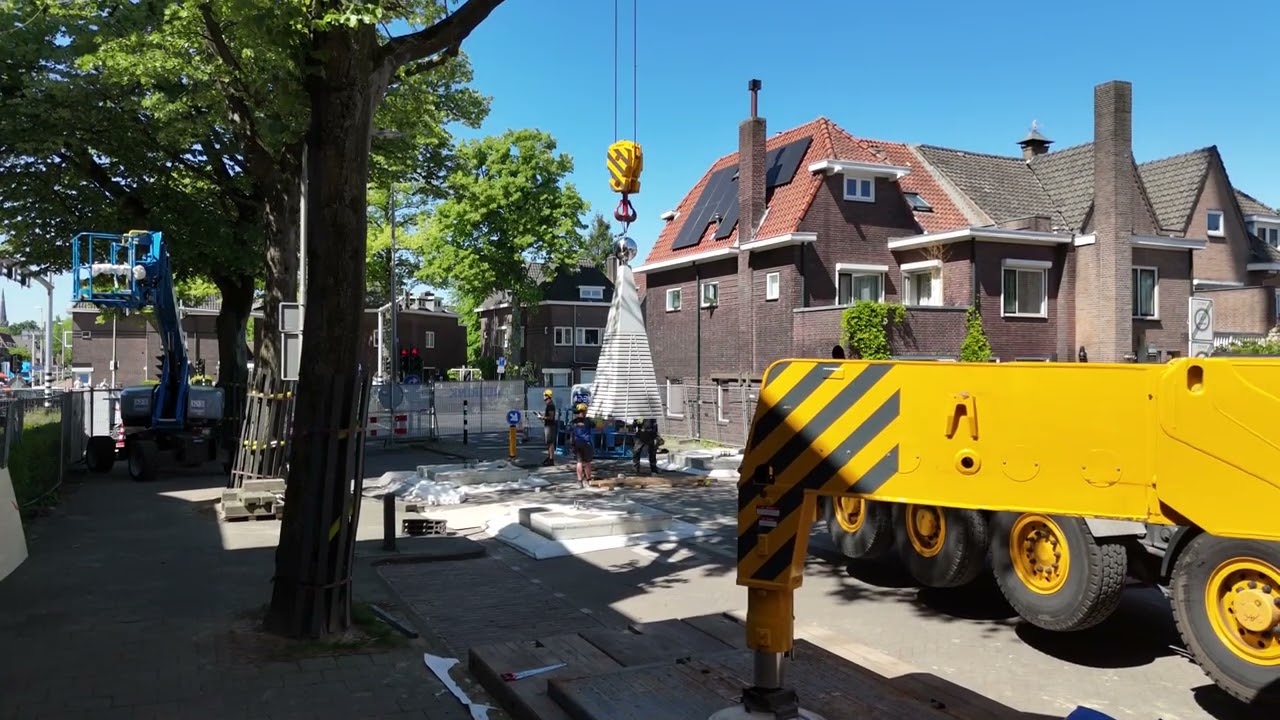 De toren in Tilburg heeft weer een spits!