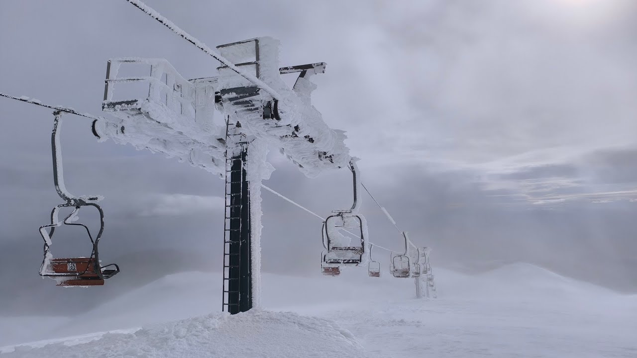 Mountaineering ski in Kaimaktsalan with gusty wind 090126