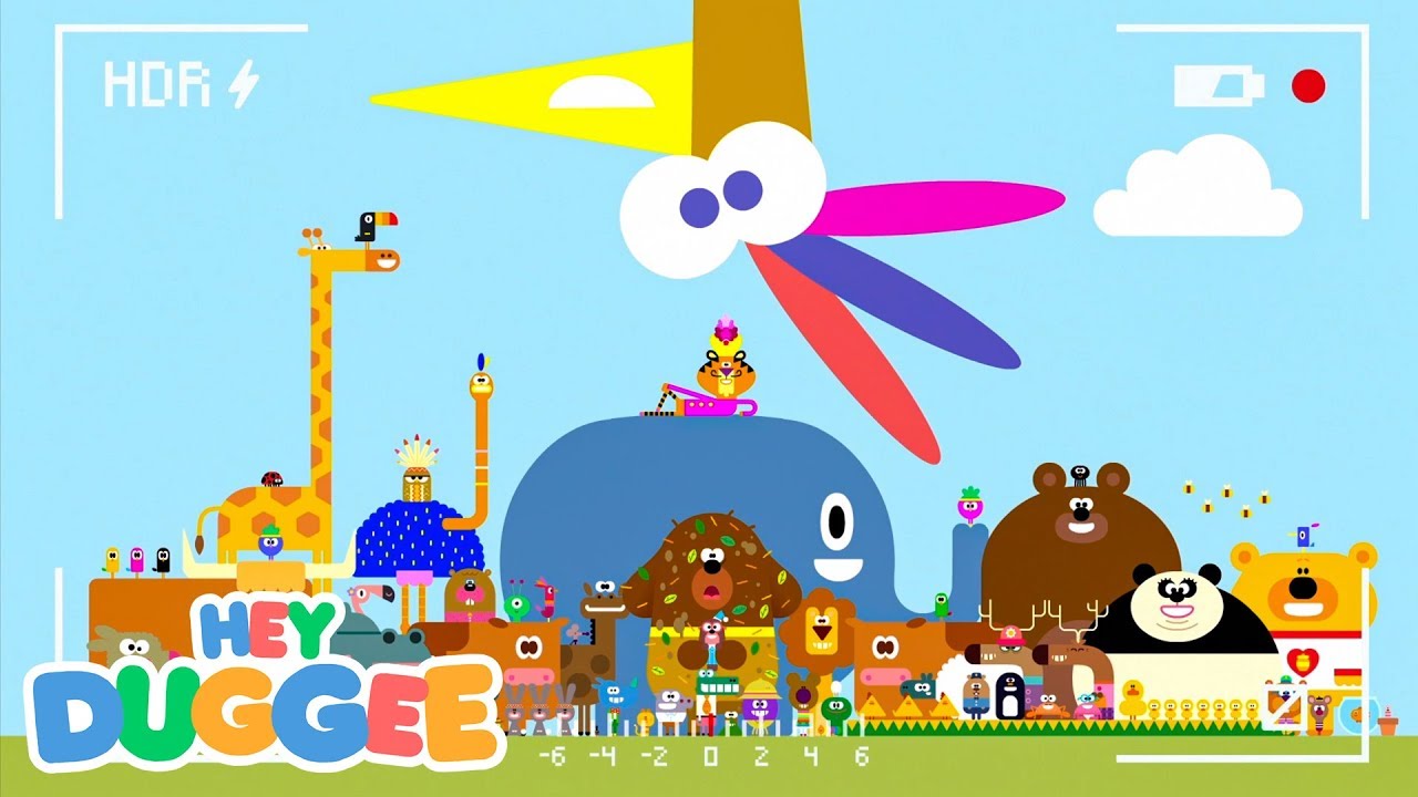 The Family Photo Badge 📸 | Hey Duggee