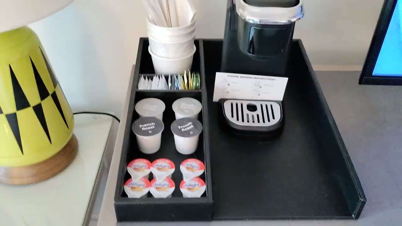 Universal Studios- Room Tour, Sapphire Falls- 3 bd (1 king & kid's suite w/a conjoined 2 queen bdrm)
