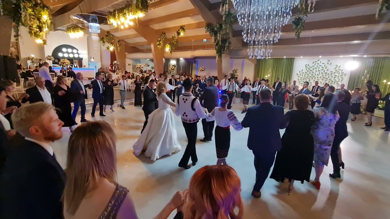 Formatia Moldova şi Cristina Pintilie Live / Restaurant Aristocrates /T&icirc;rgul Neamț #formatiamoldova