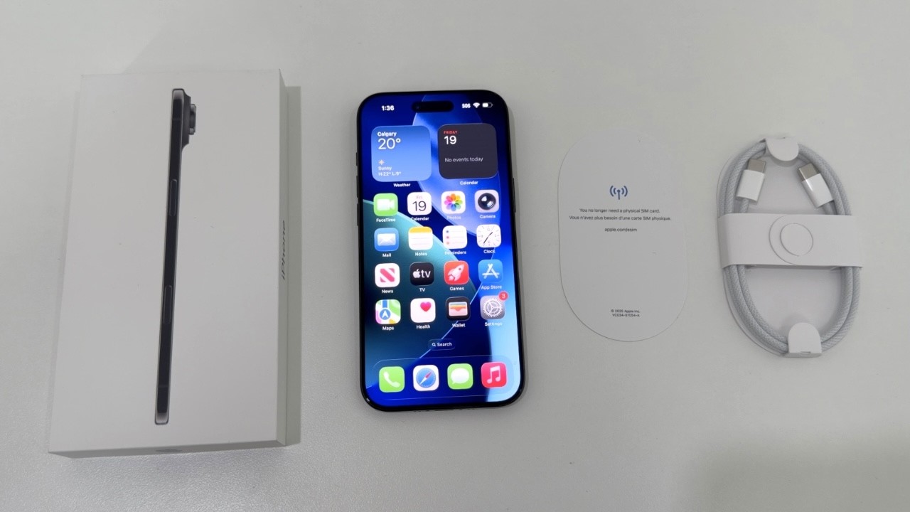 Распаковка iPhone Air: космический черный!