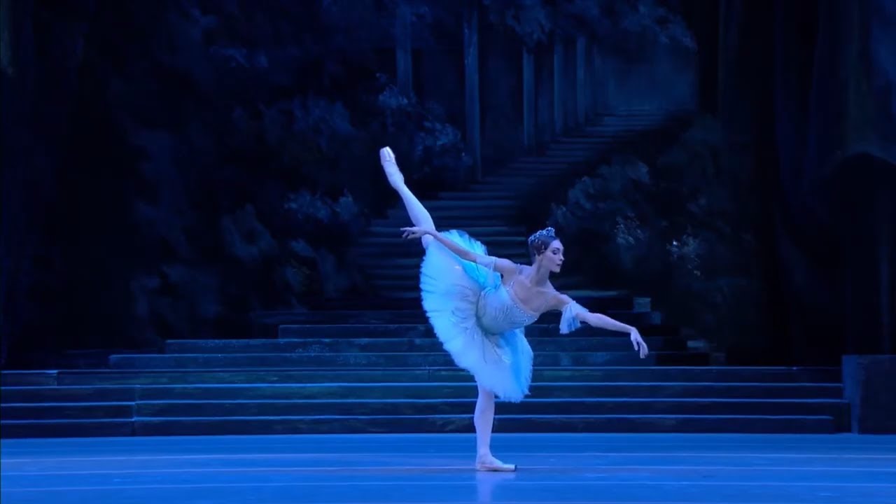 Raymonda (Dream Variation) - Khoreva, Zakharova, Smirnova