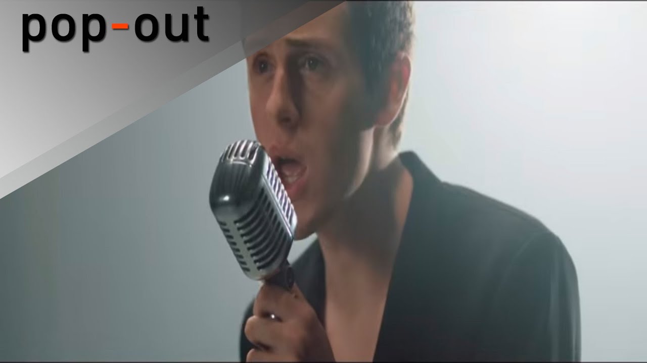 Chris Schummert - Dancing with sharks (aus dem Film "Coming In") Official Video