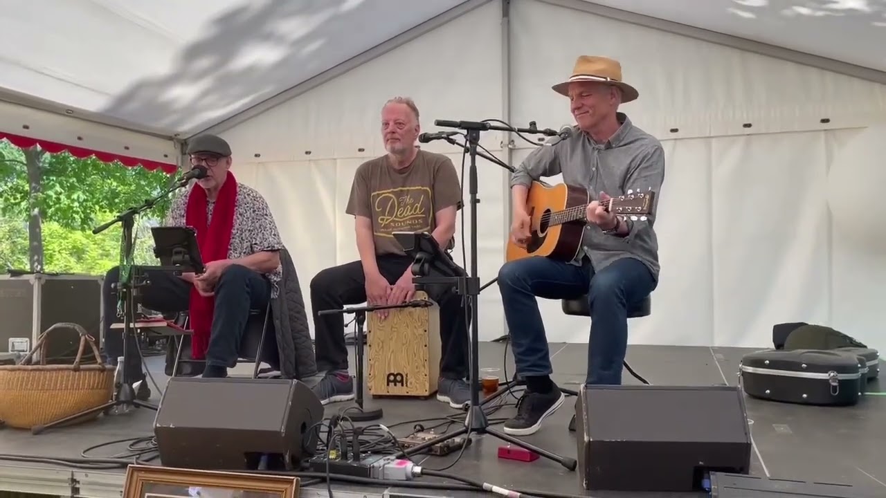 Starten på Sidder her alene på et Værtshus. Dagslys Trio.
