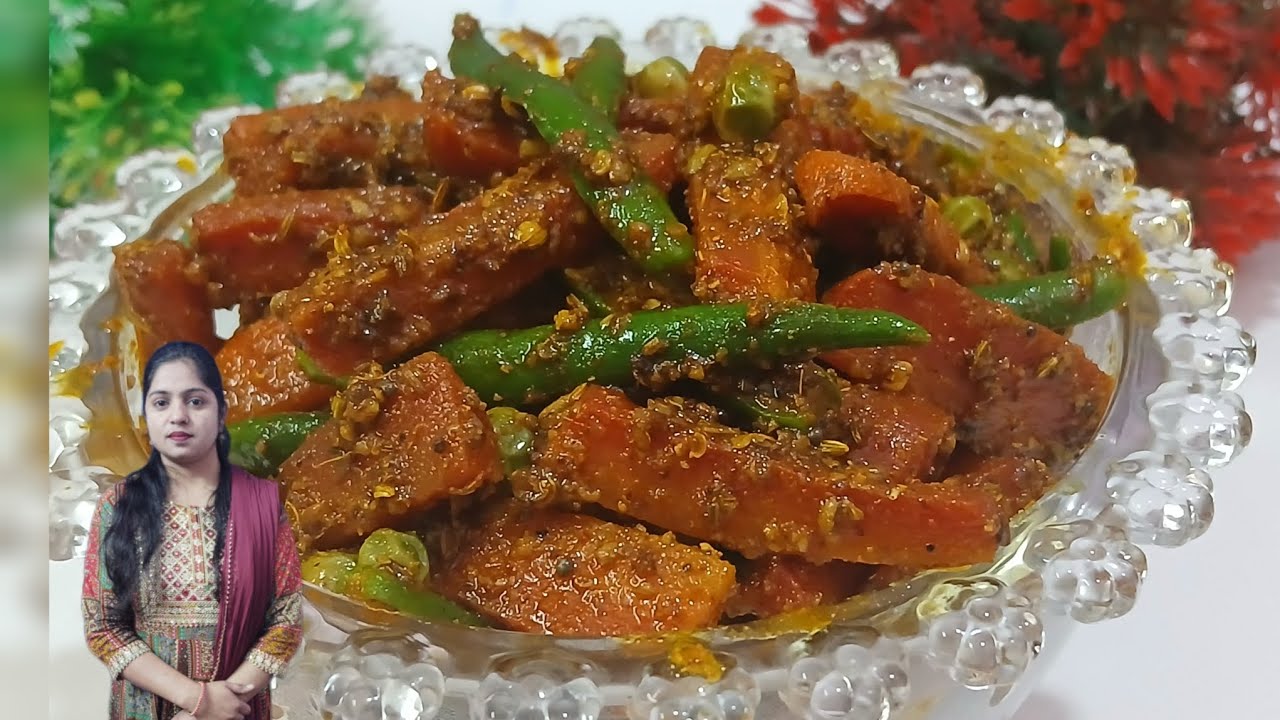 एकदम आसान तारिका गाजर .मटर.  मिर्च .चटपटा मसालेदार अचार#gajar matar mirch Achar😝😝😝