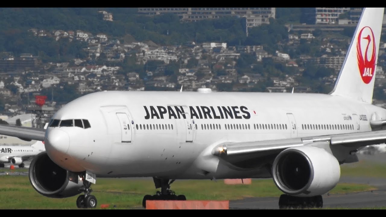 ☆千里川土手☆日本航空 (Japan Airlines)Boeing 777(JA008D)☆Take off RWY32L伊丹空港