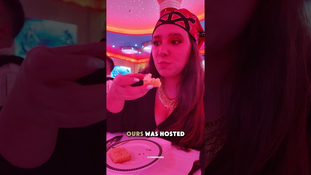 PIRATE NIGHT on the Disney Fantasy! 🏴&zwj;☠️✨🚢 #disneyfoodie #disneycruise #disneyfood #disneyvlog