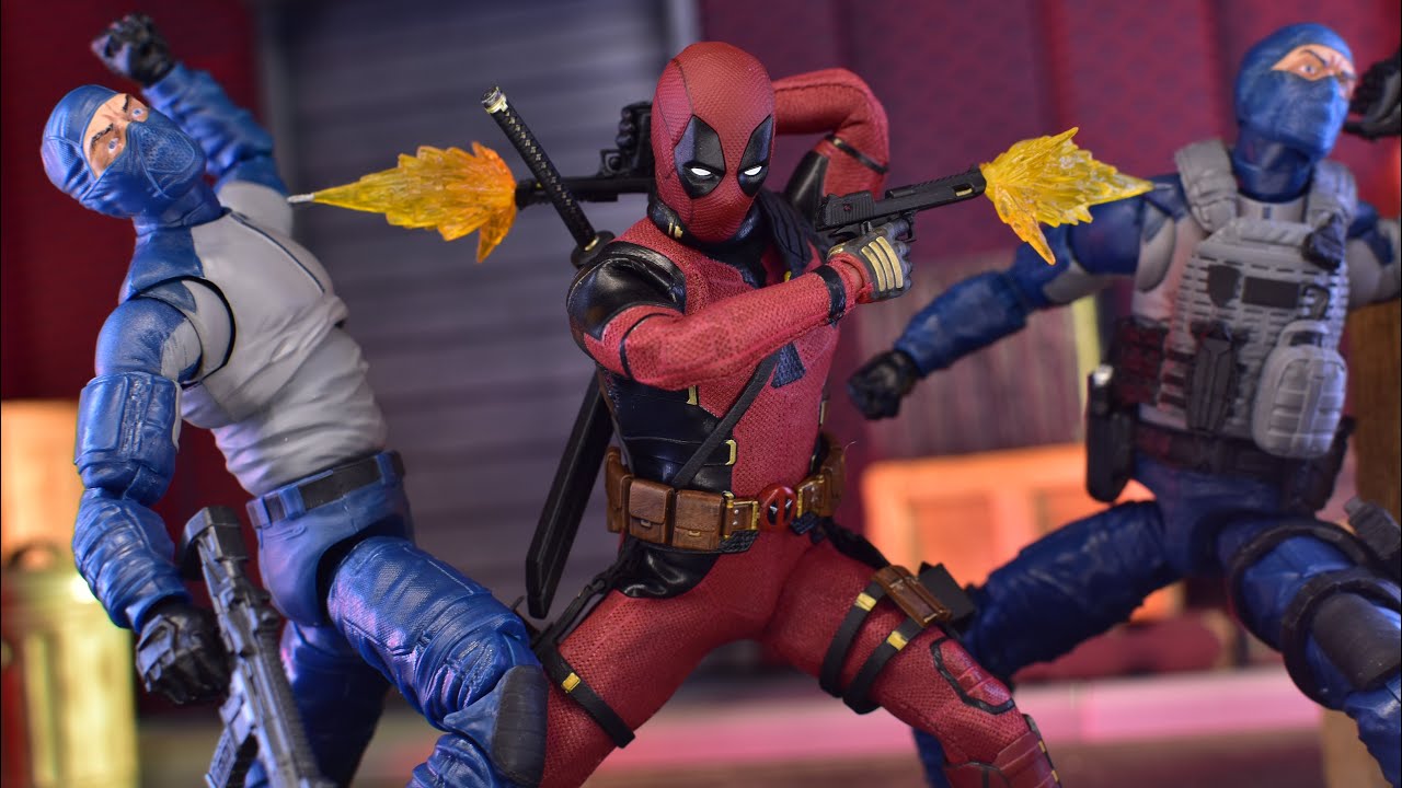Mezco One:12 Collective Deadpool and Wolverine DEADPOOL