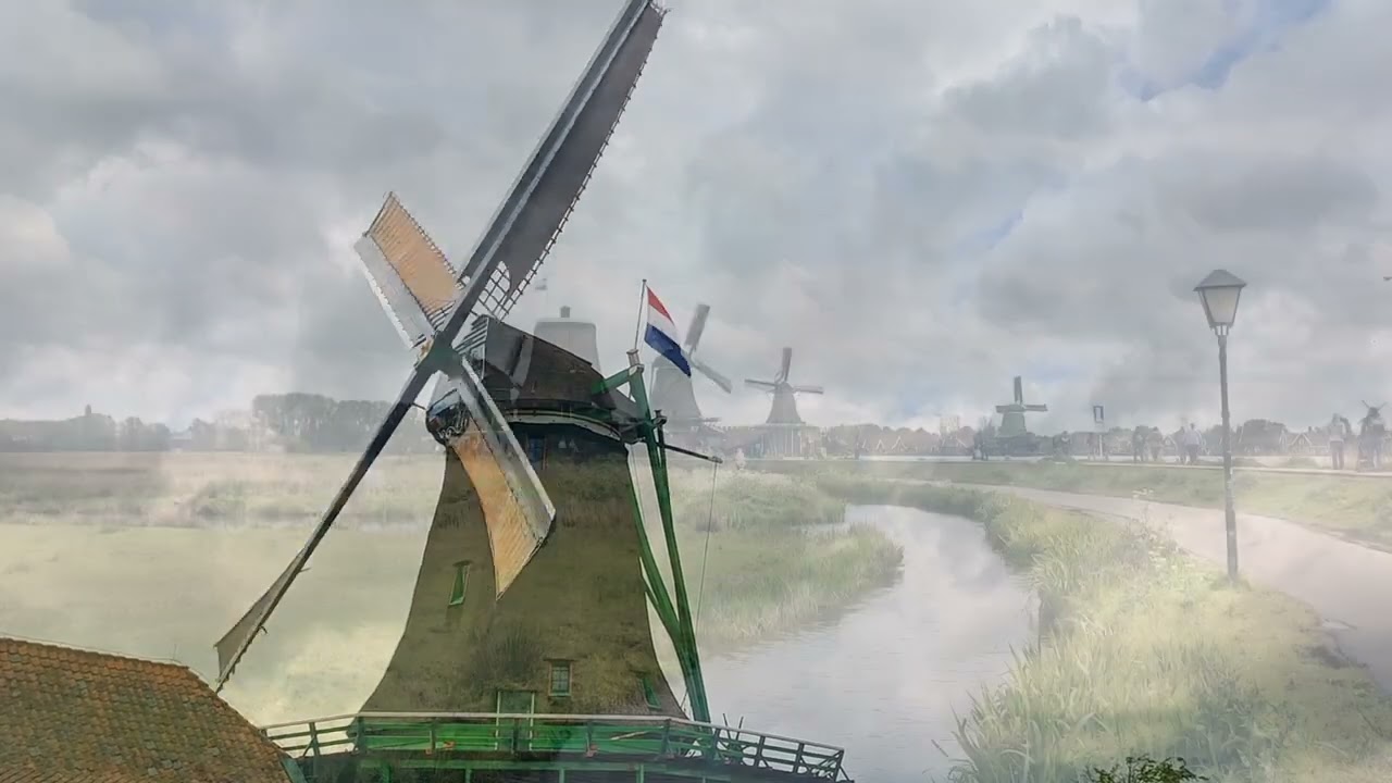 Ook de molens op de Zaanse Schans hebben vandaag hun vlag uit voor de koning 2024.