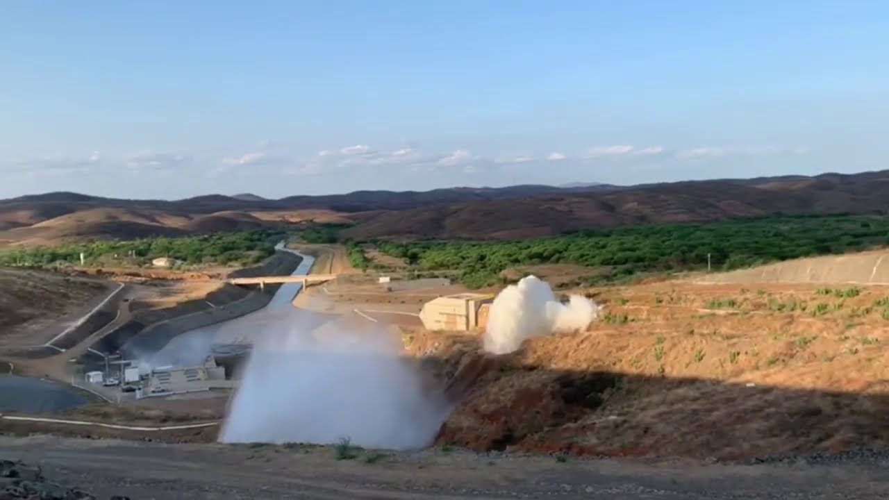 Barragem de Jati Ce momento exato do rompimento e obras a todo vapor