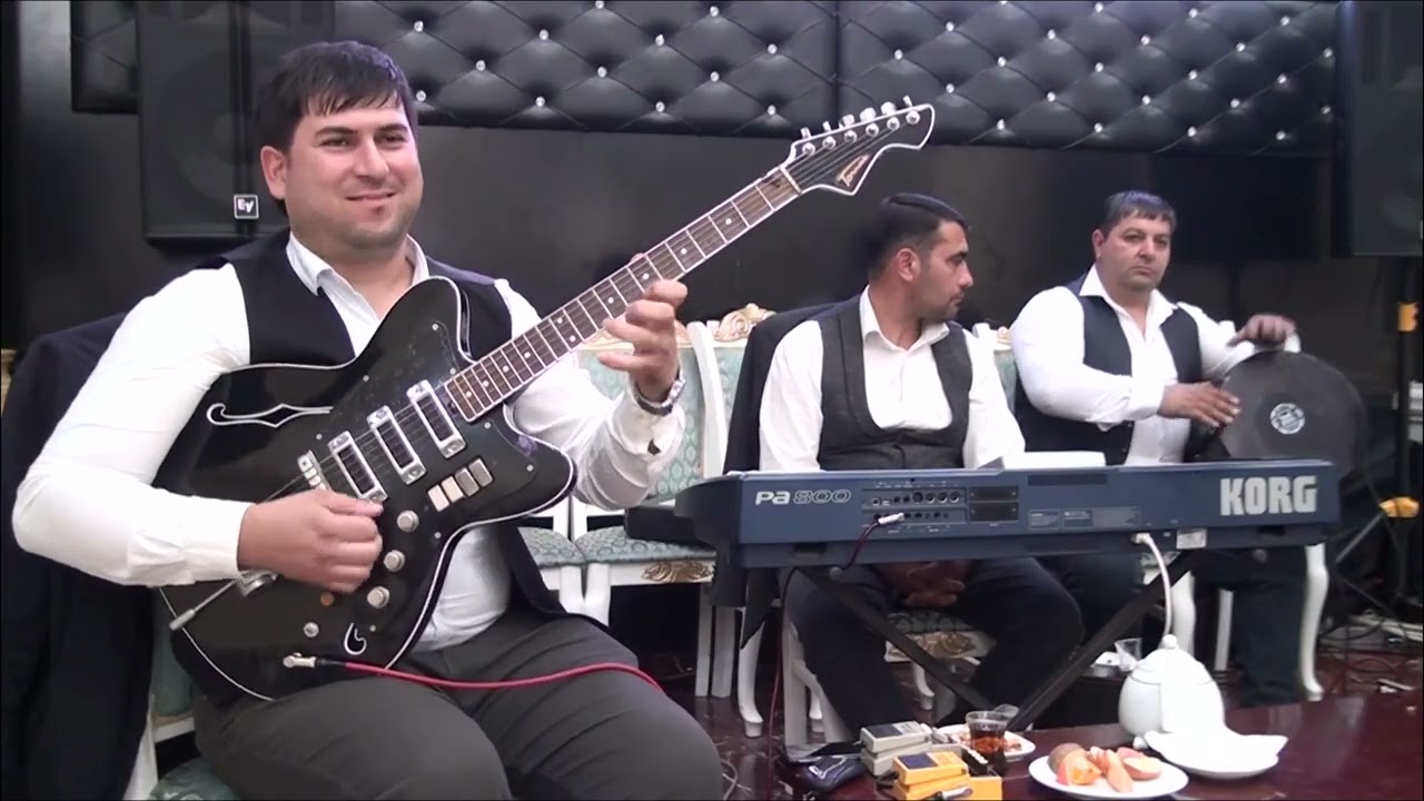 gitarada yaniq kerimi gitara Xaleddin   ritm nagara Vuqar   toyda oynamali super reks havasi
