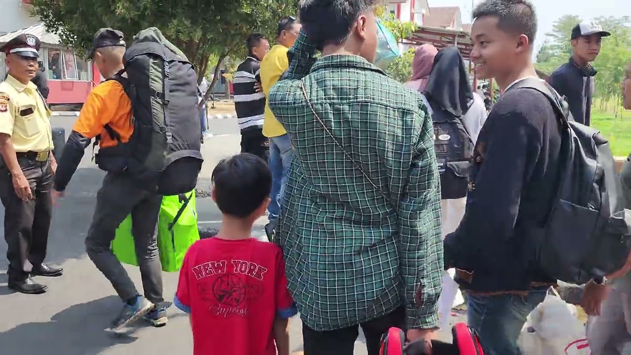 Ngantar Putra Pertama Kami masuk Kuliah di TELKOM UNIVERSITY BANDUNG.
