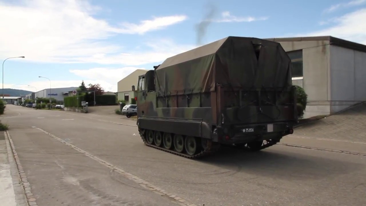 M548 unloading from trailer