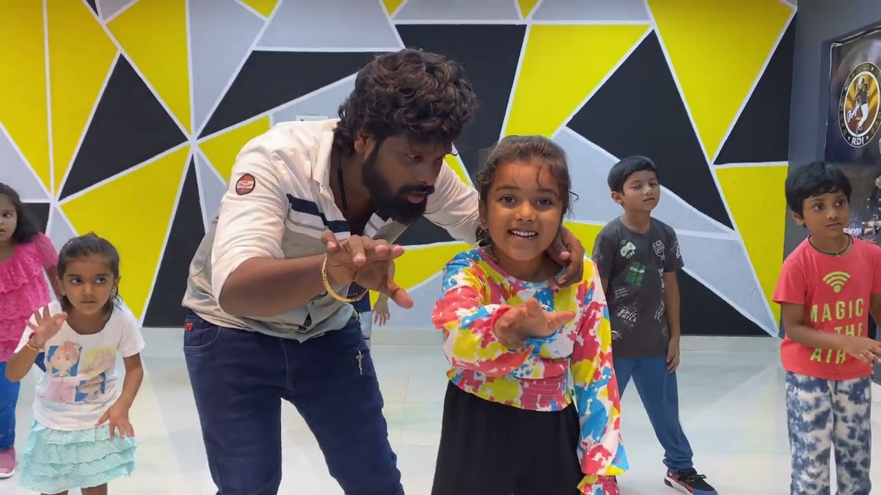 Most Trending Songs Cheleya Ramayya Salsa 🤩 By Raghu Dance Institute Kids Evening Batch 6-7PM