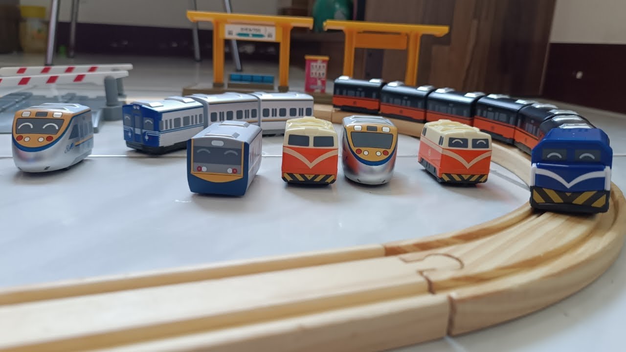 台灣火車模型 || 火車玩具 || 莒光號，區間車，R100柴電機車 || 火車影片集合，車車玩具