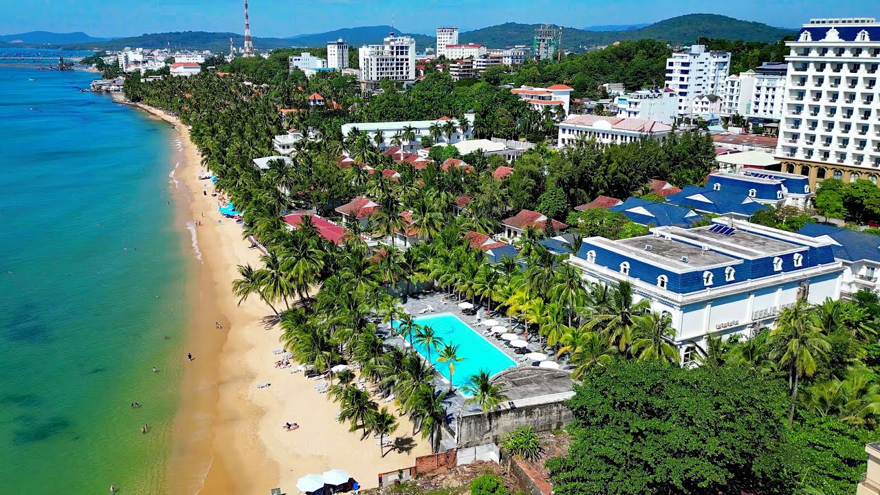 Beach and Resorts Duong Dong Phu Quoc Vietnam / Island from Above / Drone Footage / 4K UHD 26.12.23