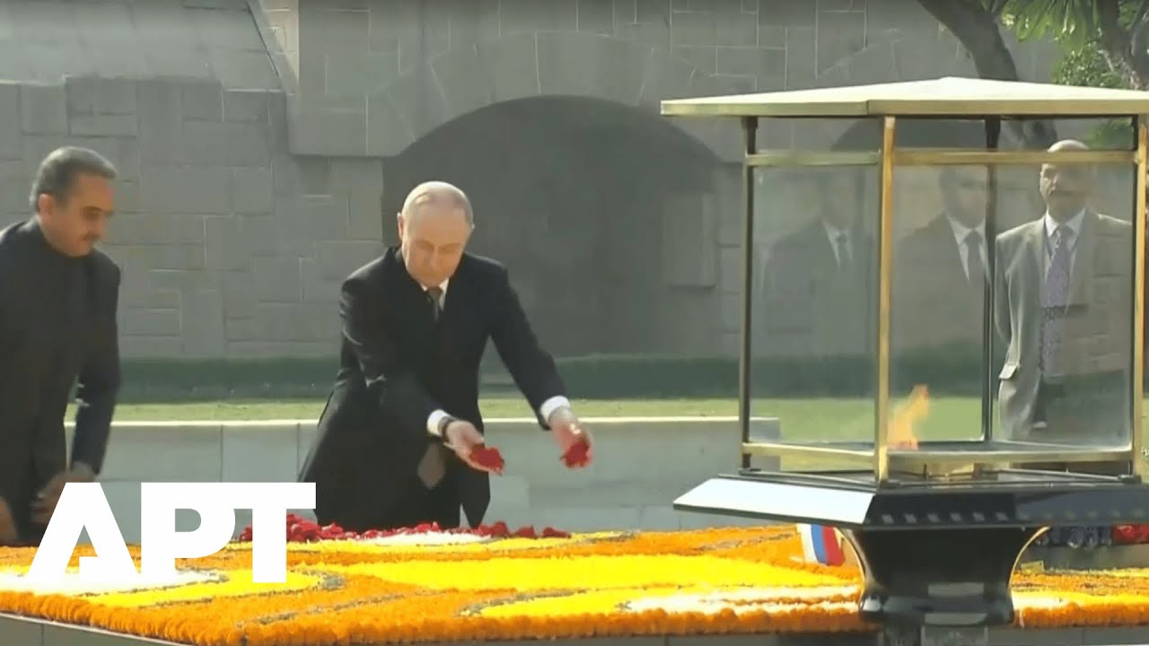 Putin Listens to ‘Raghupati Raghav Raja Ram’, Removes Shoes to Pay Tribute at Rajghat | APT