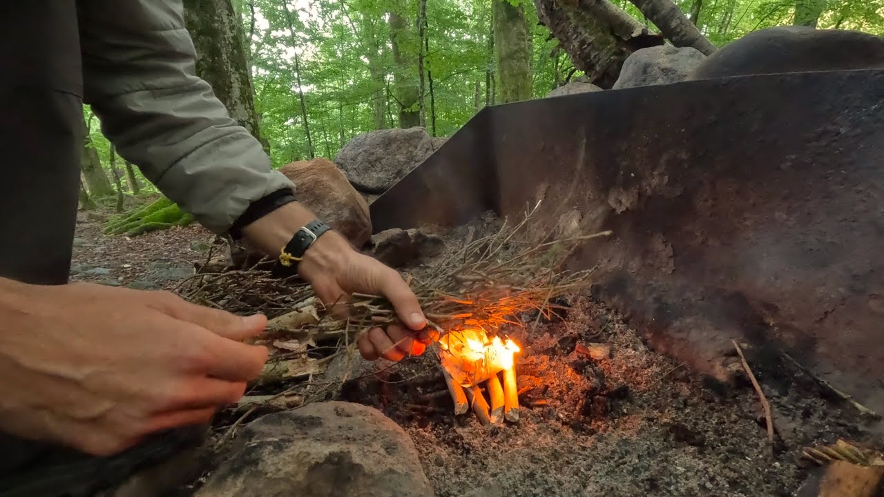 Feuer machen in Schweden – nur mit Naturmaterialien & Feuerstahl