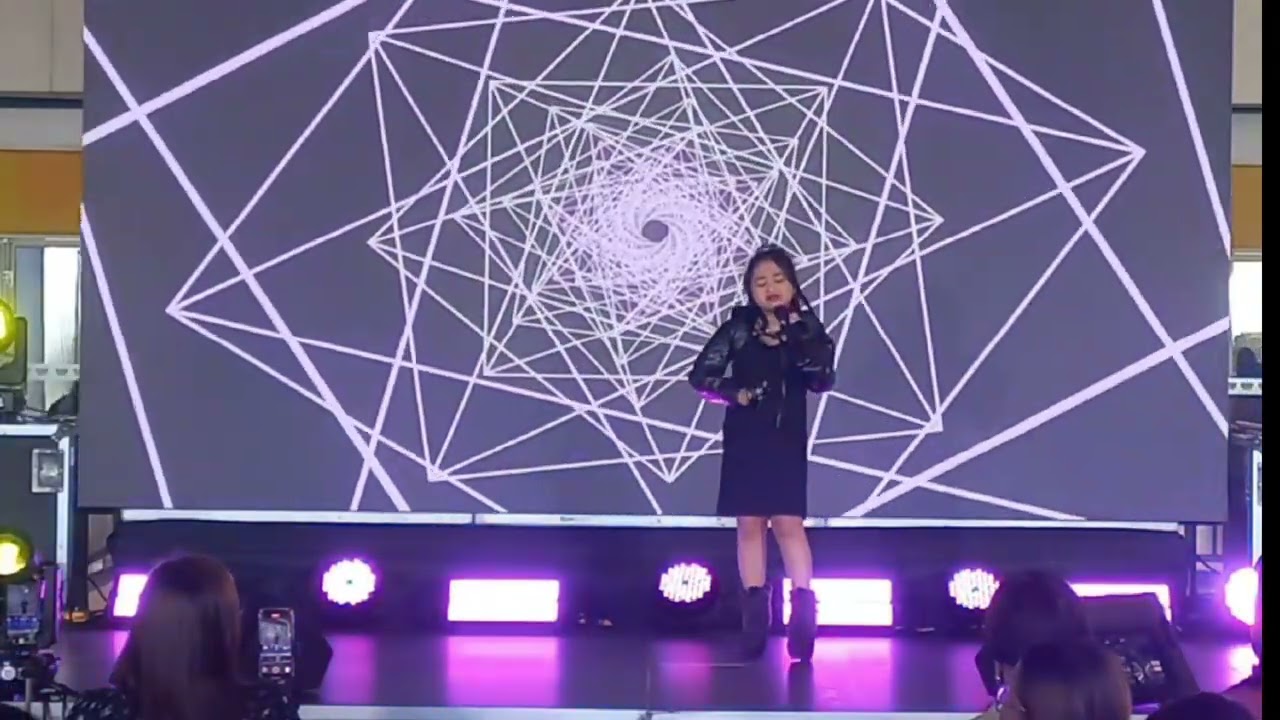 NOSI BALASI - NICOLE