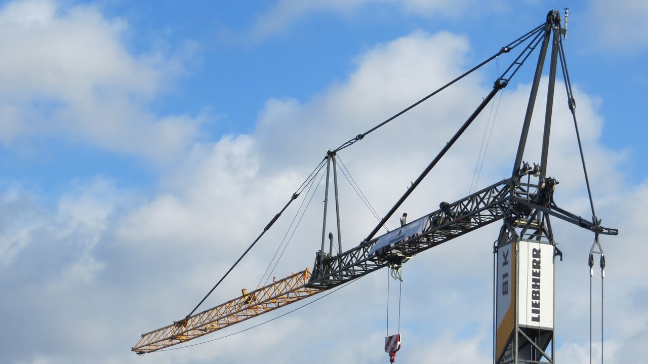 LIEBHERR 81K beim Bau einer Quartiersgarage und einem Mehrfamilienhaus, Teil 3 - Soe