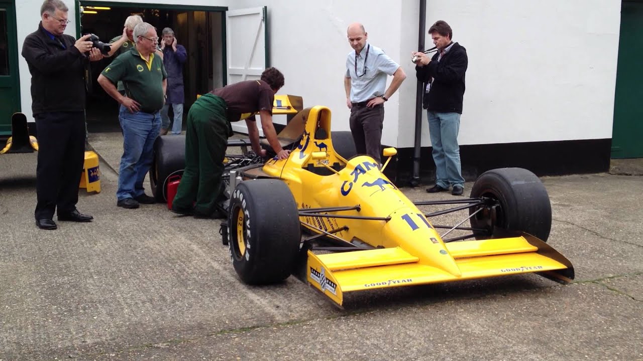Lotus 102 start and warm-up