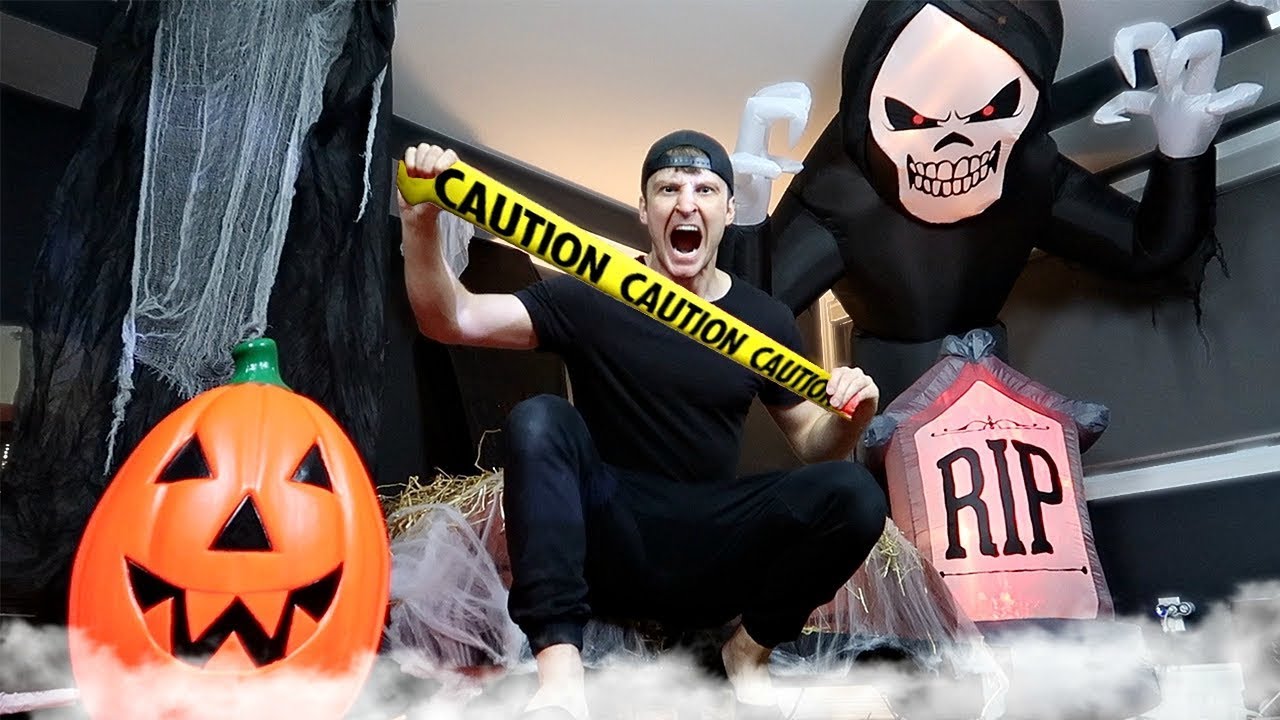 INSANE HAUNTED HOUSE PRANK!! (HALLOWEEN PRANK WARS) + Learn How To Make Easy DIY Pranks