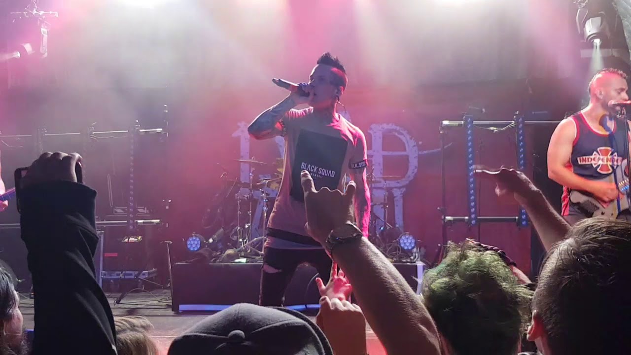 Dead By April live in London 13/09/17 'Crying over you'